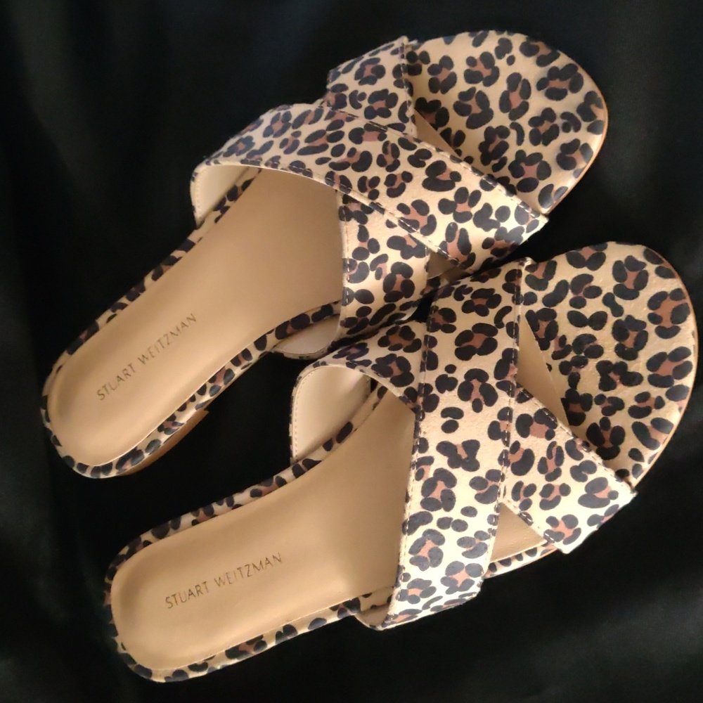 Stuart WeitzmanRoza Leopard Print Leather Sandals. Size 6B - Picture 4 of 11